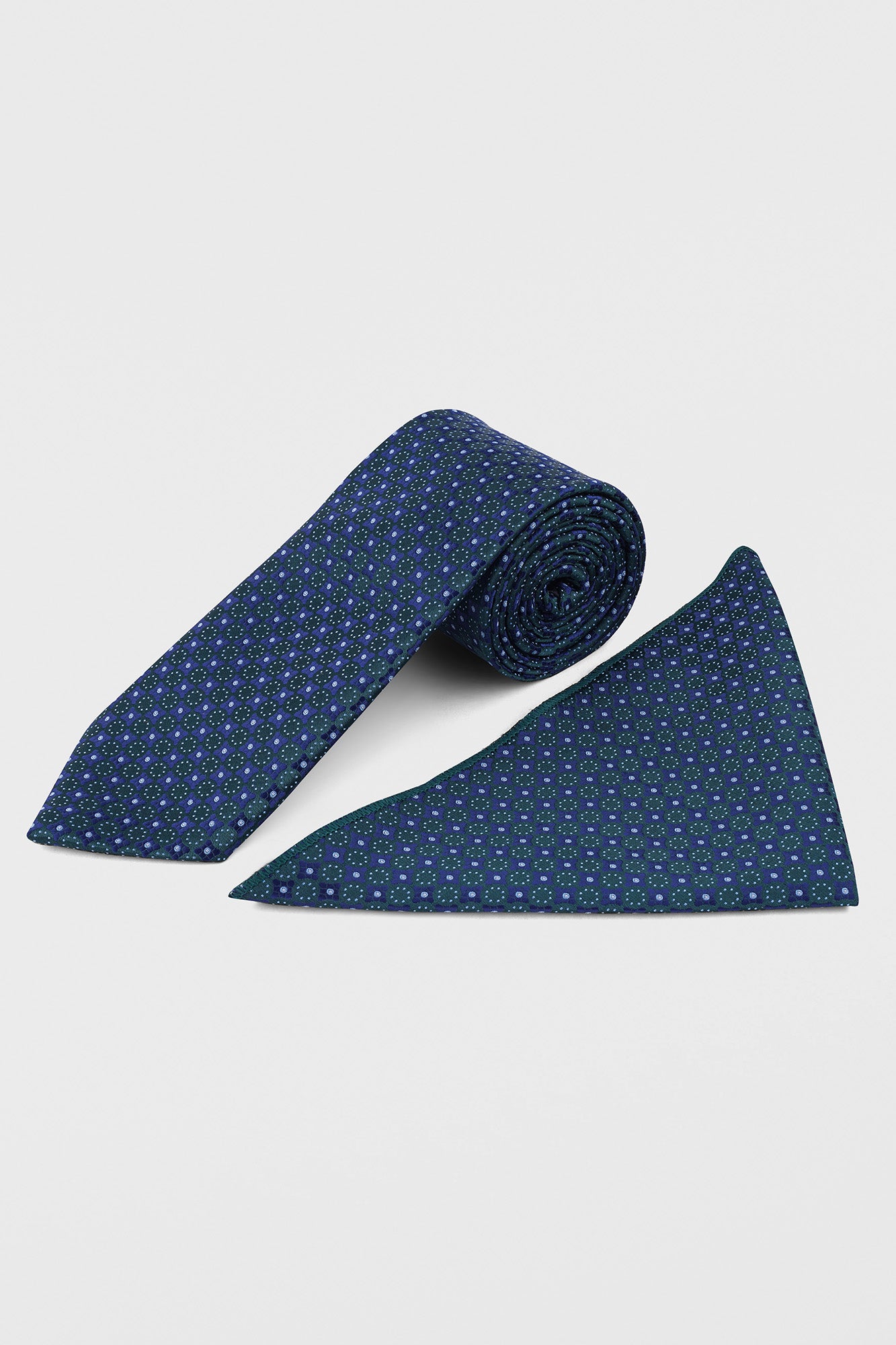 Green Geometric Tie Set