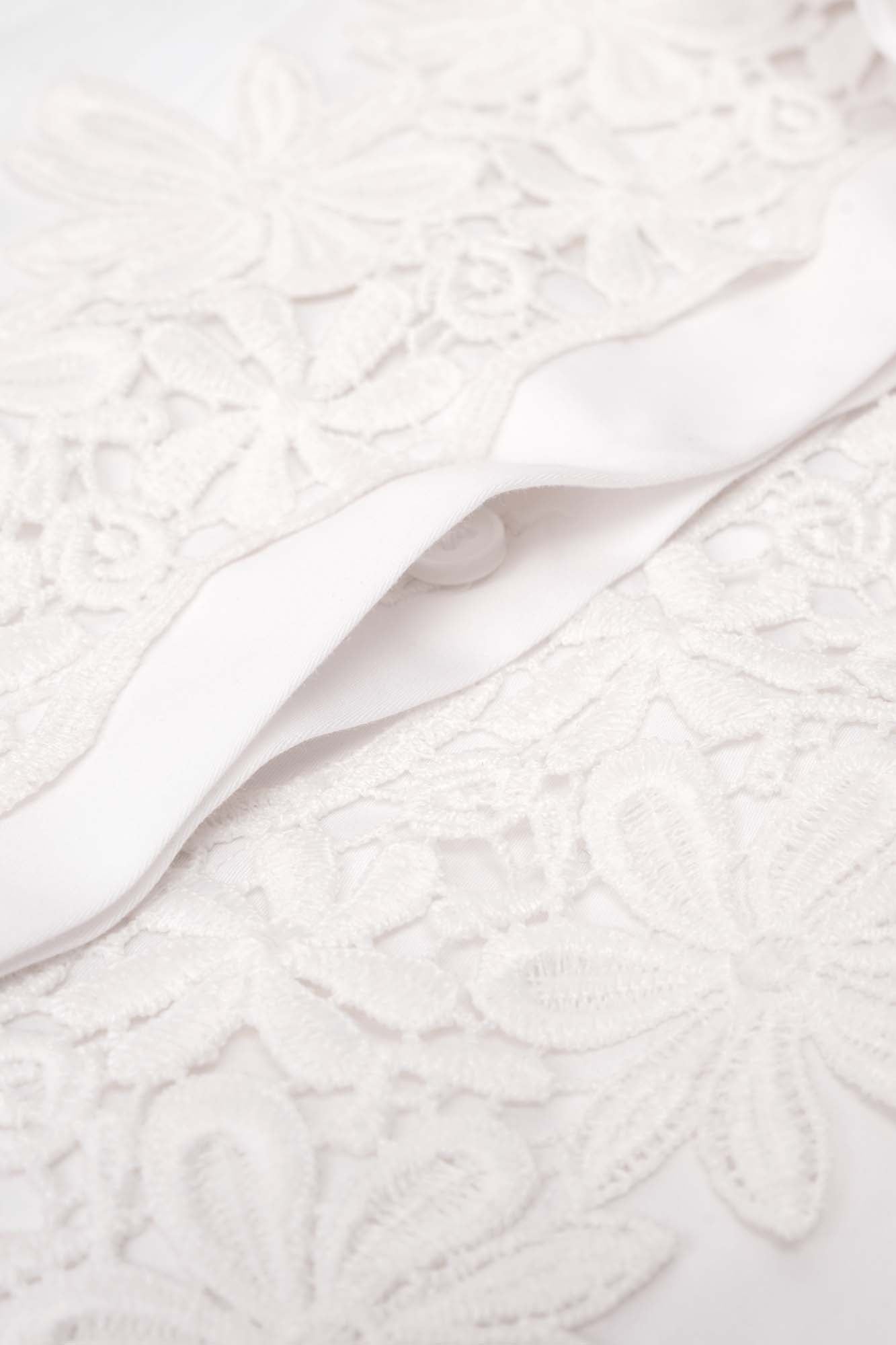 White Sleevless Lace Shirt