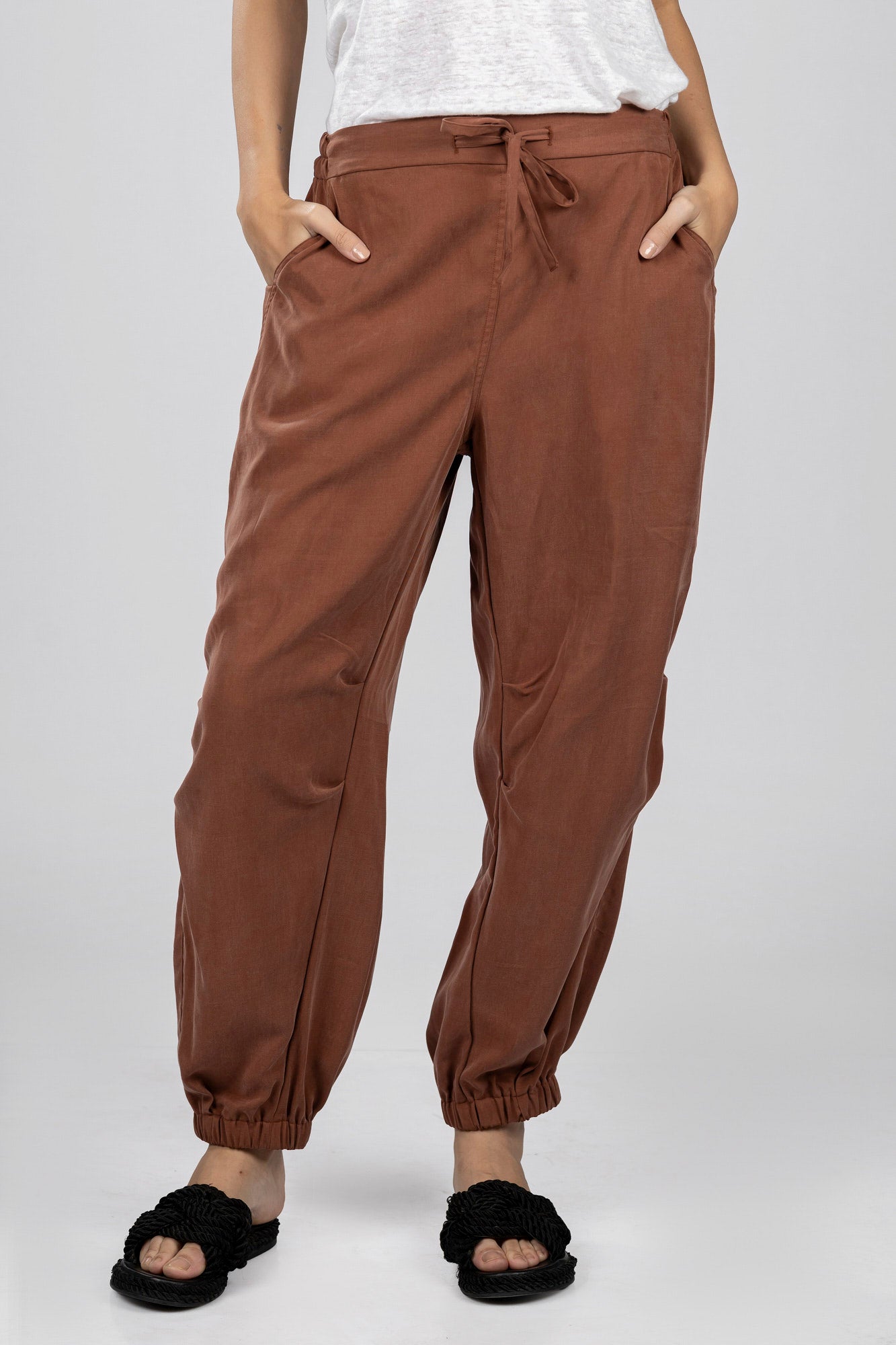 Cafe Tencel Parachute Pants