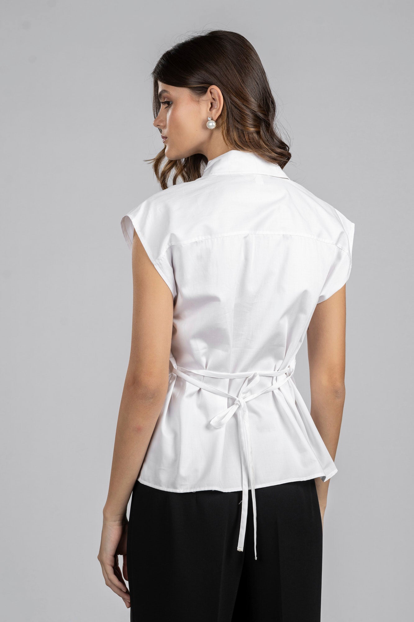 White Sleevless Lace Shirt